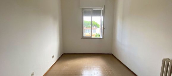 3 rooms Apartment in Ravenna, Italy No. 273081 3