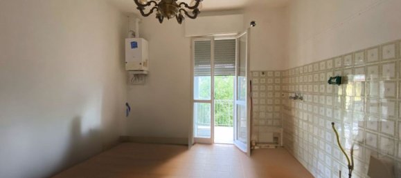 3 rooms Apartment in Ravenna, Italy No. 273081 2