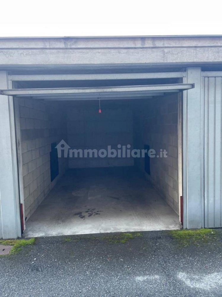  Garage in Settimo Torinese, Italy No. 350555