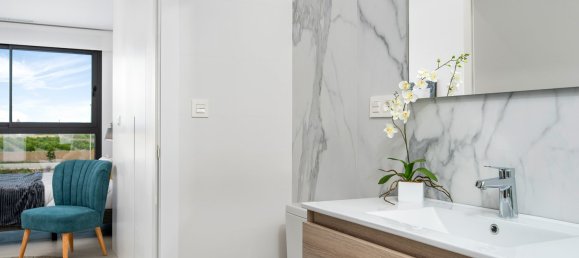 3 bedrooms House in La Marina, Spain No. 284756 8