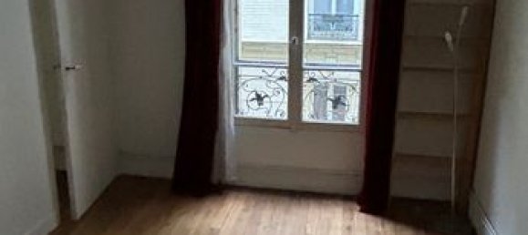 1 bedroom Apartment in Paris, France No. 310003 2