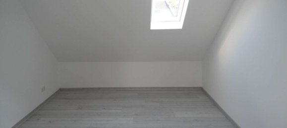 Здание с 7 комнатами в Крефельд, Германия № 270365 21