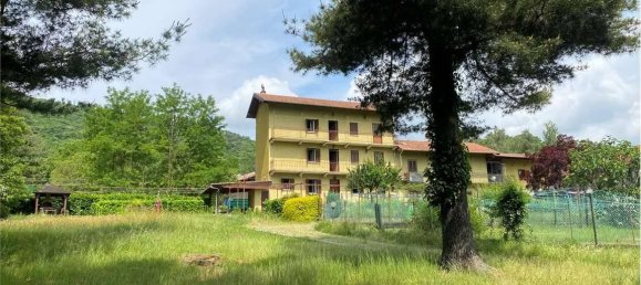 8 rooms House in Meina, Italy No. 17902 17