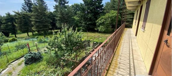 8 rooms House in Meina, Italy No. 17902 7