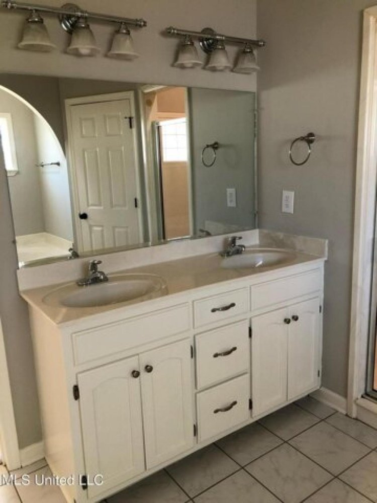 5 bedrooms House in Senatobia, USA No. 372562