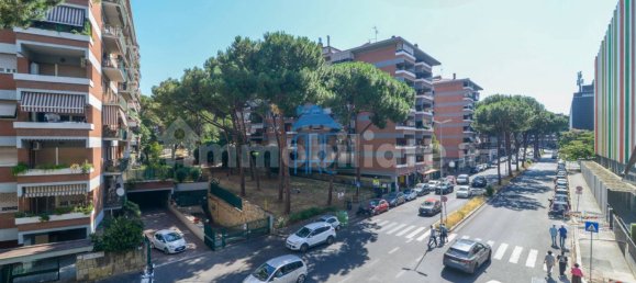 2 bedrooms Apartment in Rome, Italy No. 323640 4