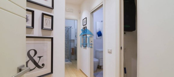 2 bedrooms Apartment in Rome, Italy No. 323640 8