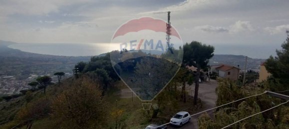 Apartamento de 4 dormitorios en Formia, Italy No. 56775 3