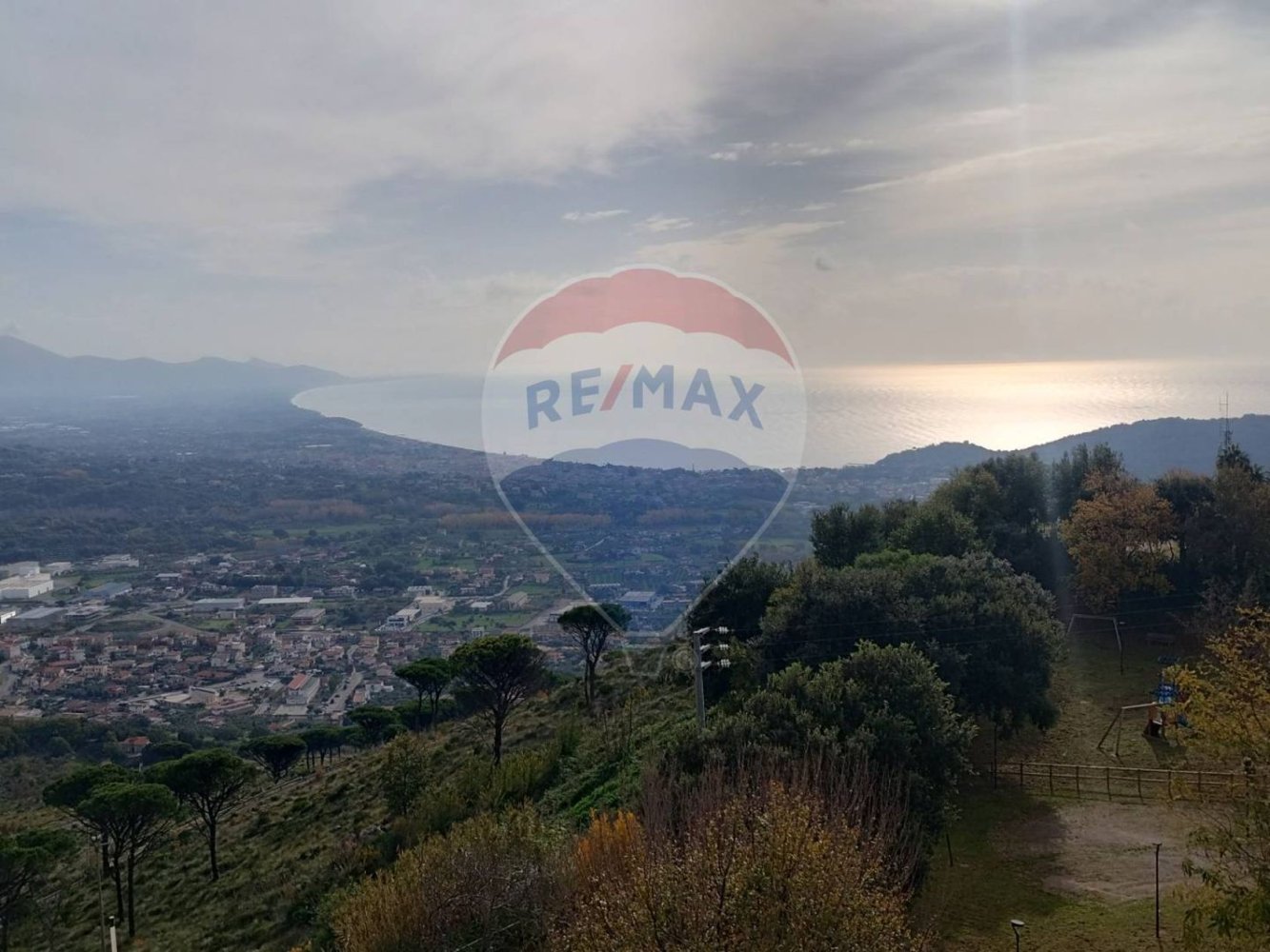 Apartamento de 4 dormitorios en Formia, Italy No. 56775