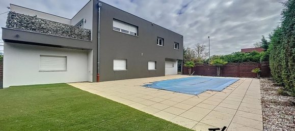 2 bedrooms House in Colmar, France No. 224479 2