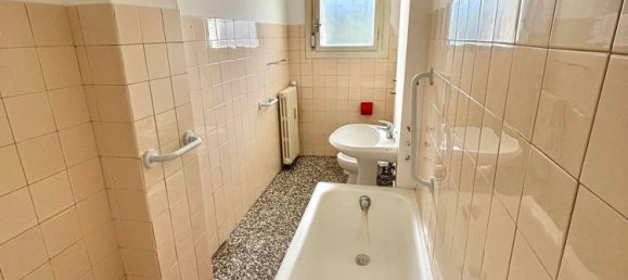 3 rooms Apartment in Milan, Italy No. 338173 12