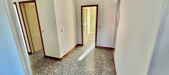 3 rooms Apartment in Milan, Italy No. 338173 2