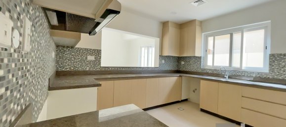 4 Schlafzimmer Villa in Dubai Land, UAE, Nr. 28740 5