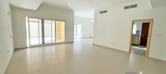 4 Schlafzimmer Villa in Dubai Land, UAE, Nr. 28740 2