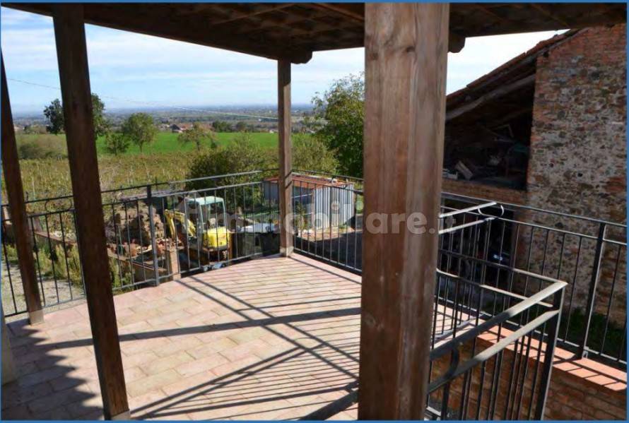 4 bedrooms Apartment in Vigolzone, Italy No. 226490