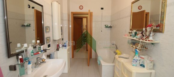 4 chambres Appartement à Teramo, Italy No. 337038 22