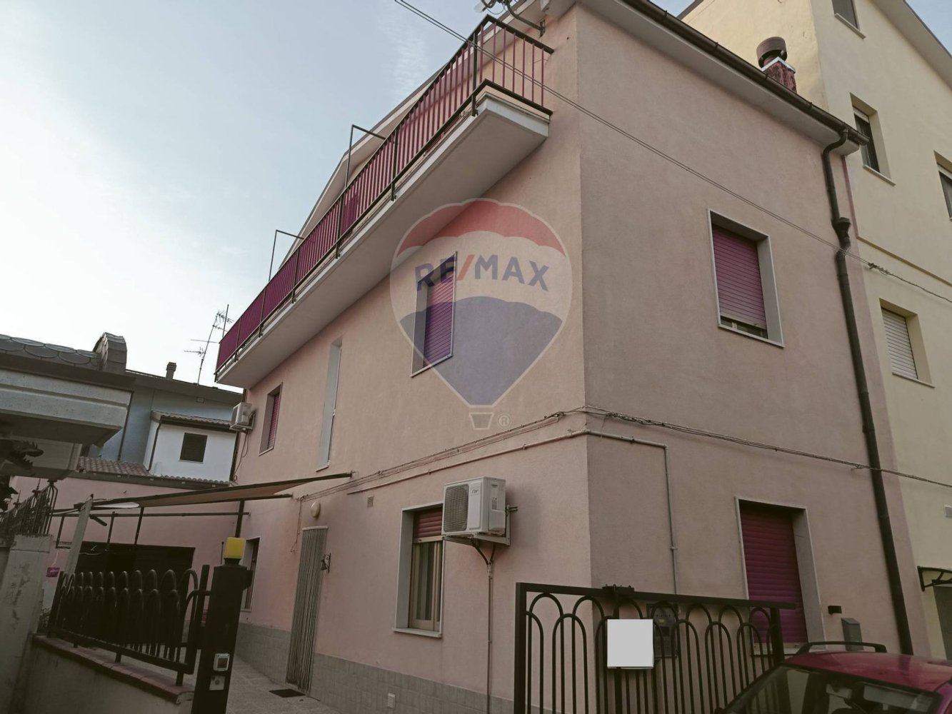 Apartamento de 3 dormitorios en San Salvo, Italy No. 325899