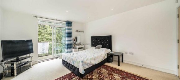1 bedroom Apartment in Hither Green, United Kingdom No. 10103 2