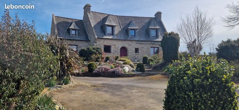 4 bedrooms House in Guiclan, France No. 275064