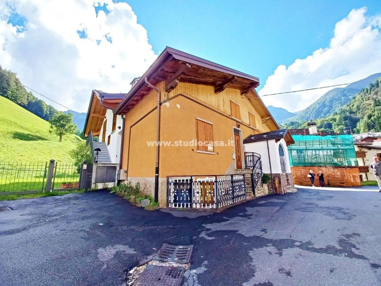 Дом с 7 комнатами в Вальбондионе, Италия № 75122