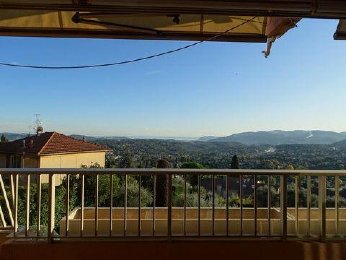 3 bedrooms Condo in Grasse, France No. 14181