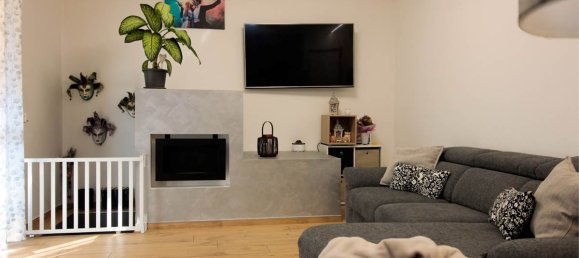 2 bedrooms House in Fino Mornasco, Italy No. 62255 5