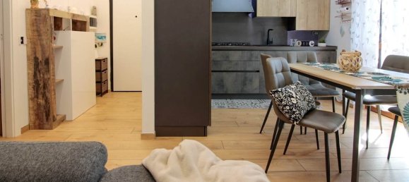 2 bedrooms House in Fino Mornasco, Italy No. 62255 11