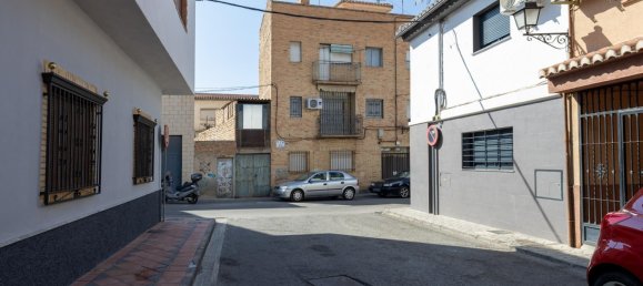 Casa de 3 dormitorios en Armilla, Spain No. 142537 2