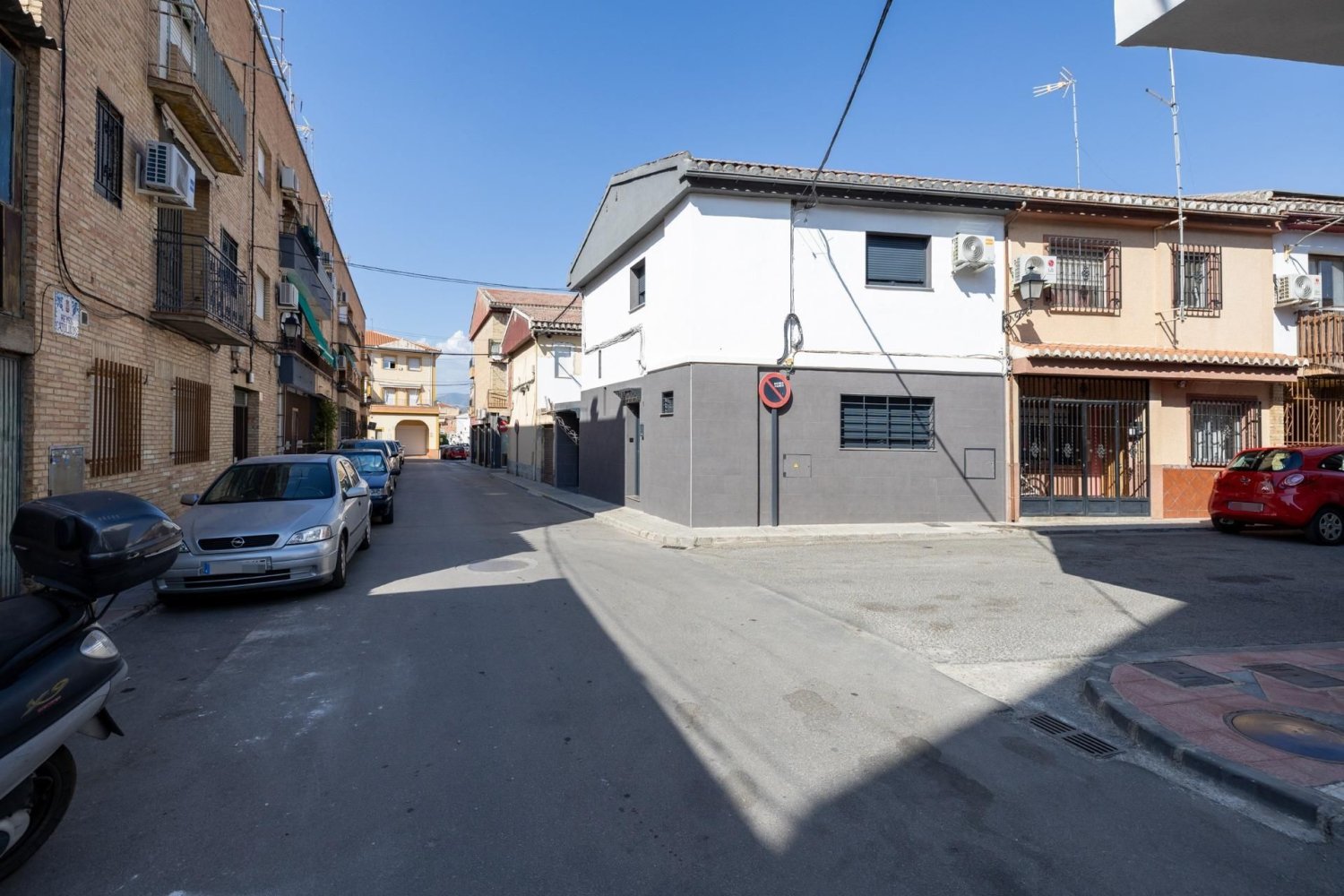 Casa de 3 dormitorios en Armilla, Spain No. 142537