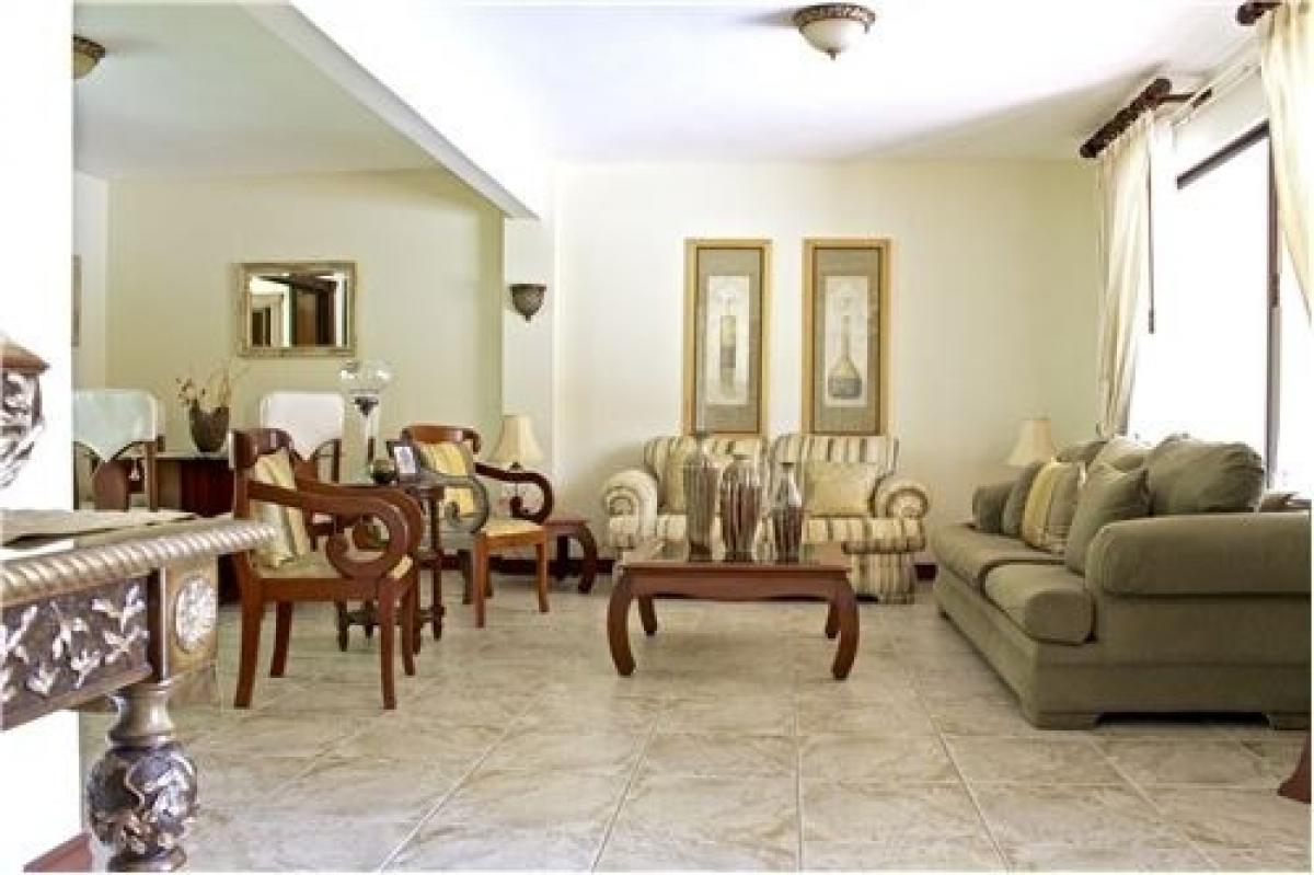 3 bedrooms House in Heredia, Costa Rica No. 727