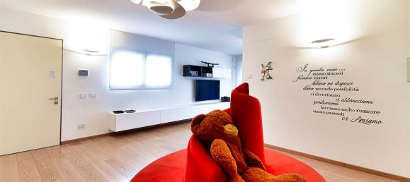 3 bedrooms Apartment in Capiago Intimiano, Italy No. 326700 17