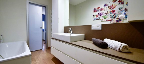 3 bedrooms Apartment in Capiago Intimiano, Italy No. 326700 35