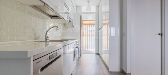 Apartamento de 4 dormitorios en Madrid, Spain No. 171569 6