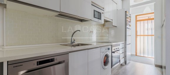 Apartamento de 4 dormitorios en Madrid, Spain No. 171569 7