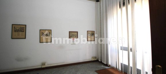 Propiedad comercial de 4 habitaciónes en Legnano, Italy No. 74595 10