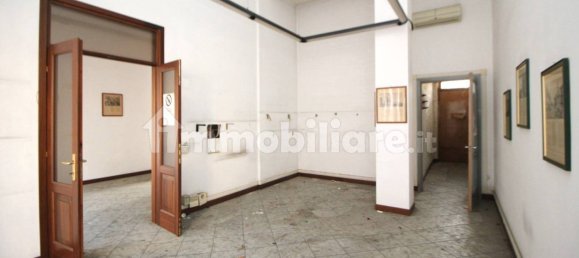 Propiedad comercial de 4 habitaciónes en Legnano, Italy No. 74595 11