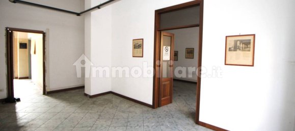 Propiedad comercial de 4 habitaciónes en Legnano, Italy No. 74595 7