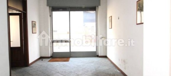 Propiedad comercial de 4 habitaciónes en Legnano, Italy No. 74595 6