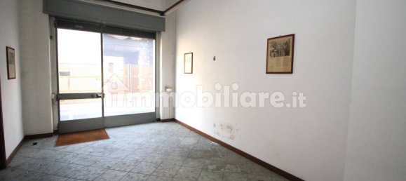 Propiedad comercial de 4 habitaciónes en Legnano, Italy No. 74595 5