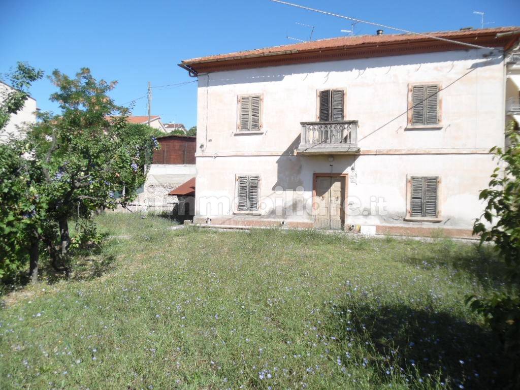 Villa de 6 dormitorios en Montelabbate, Italy No. 290276