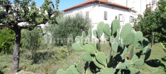 Villa de 6 dormitorios en Montelabbate, Italy No. 290276 5