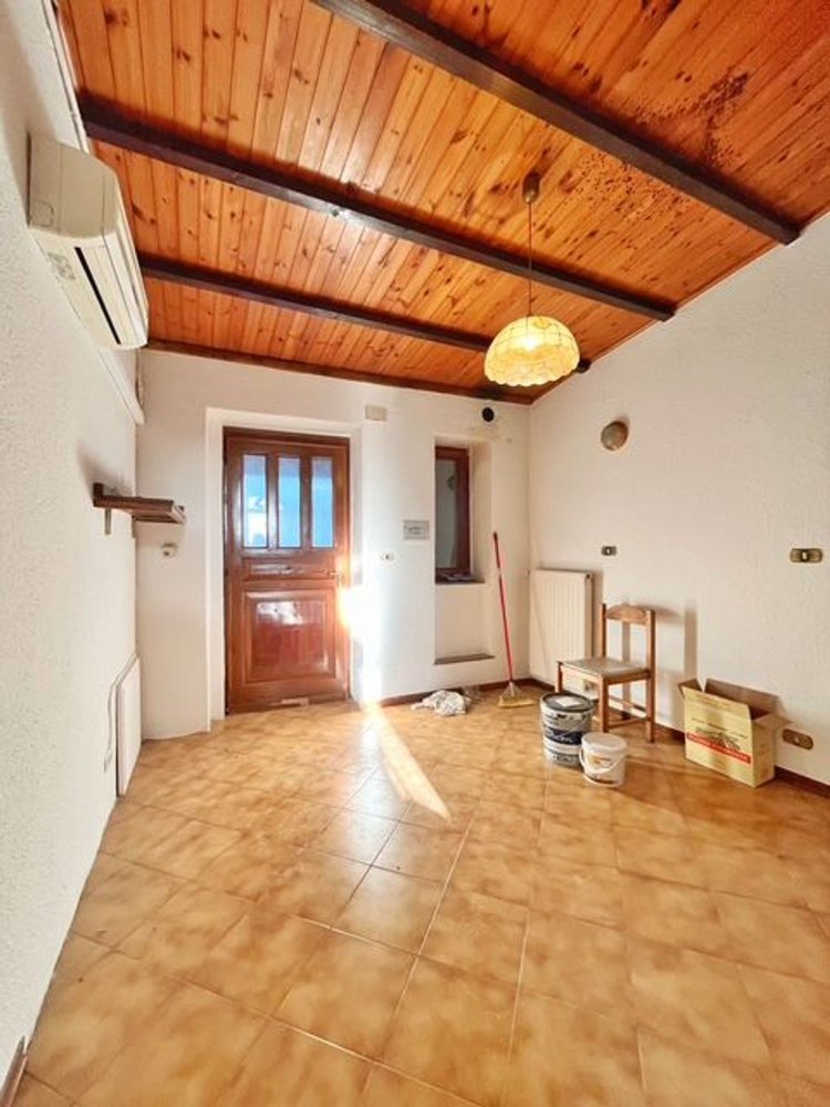 Casa de 3 habitaciónes en Montefiascone, Italy No. 306385