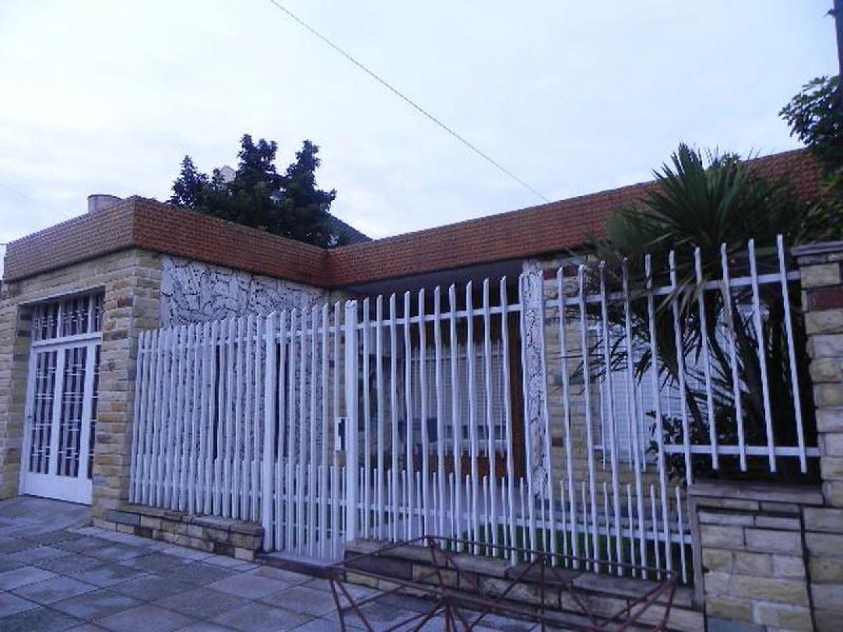 Дом с 2 спальнями в Bermudez, Аргентина № 5013