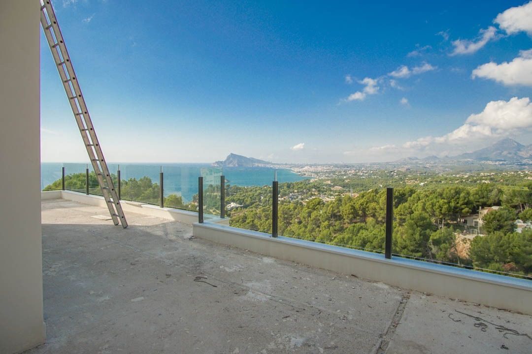 5 bedrooms Villa in Altea, Spain No. 12855
