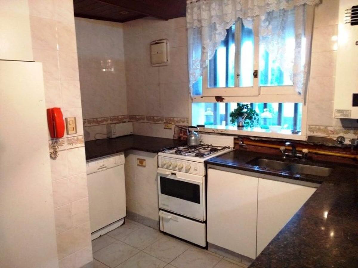 Дом с 5 спальнями в Мар-дель-Плата, Аргентина № 67371