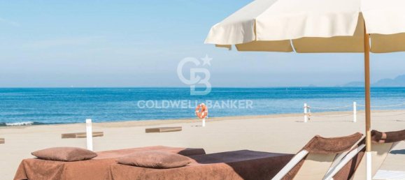 4 rooms Villa in Forte dei Marmi, Italy No. 104006 9