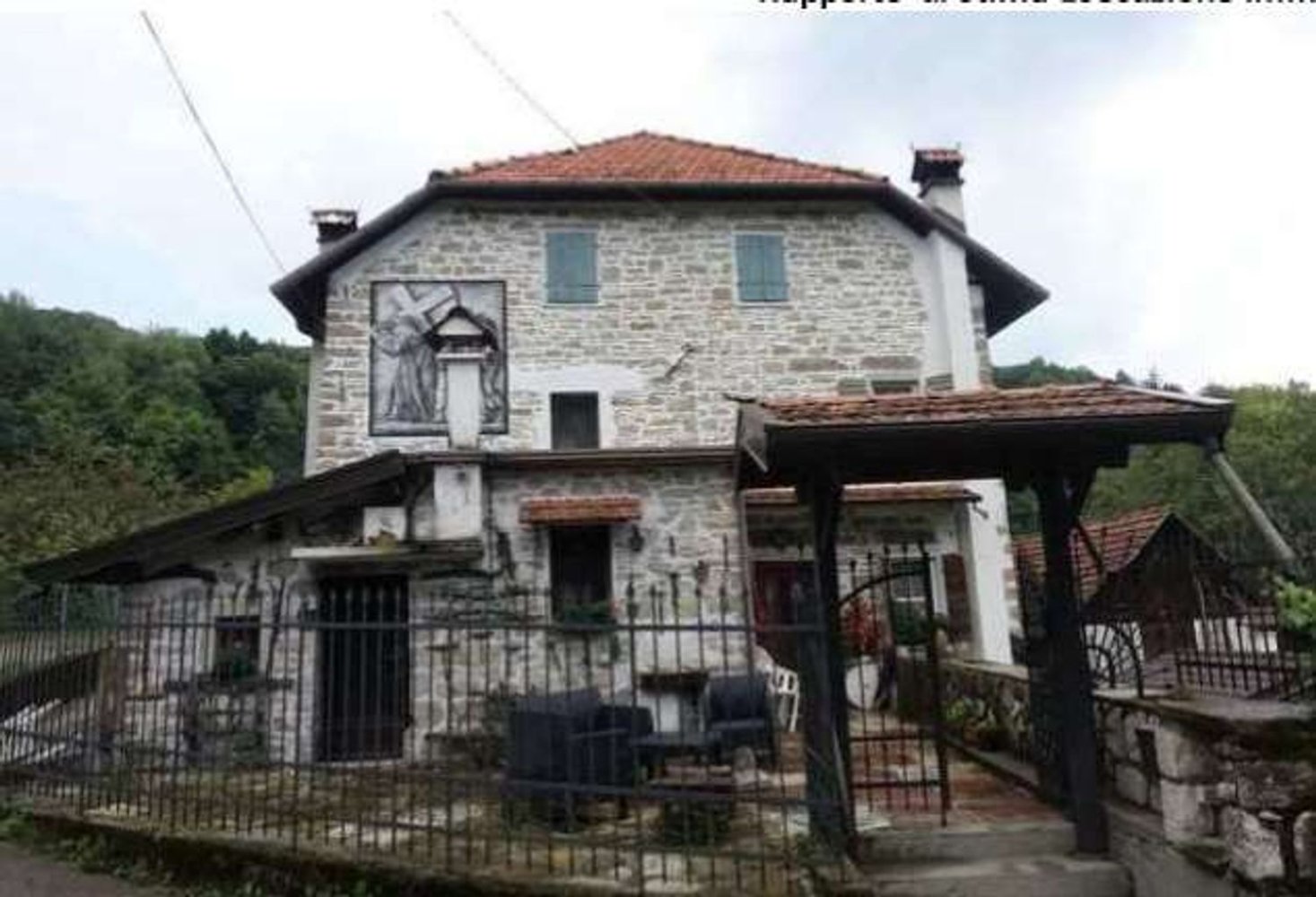 10 rooms House in Alpago, Italy No. 290369