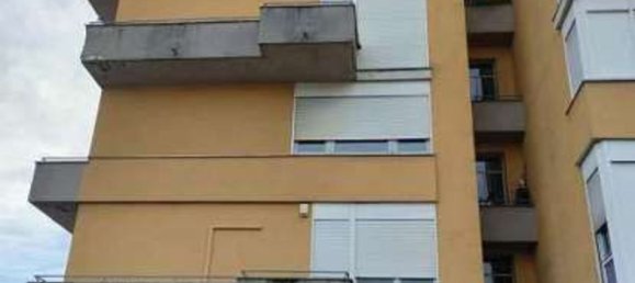 Apartamento de 4 habitaciónes en Cardano al Campo, Italy No. 5368 2