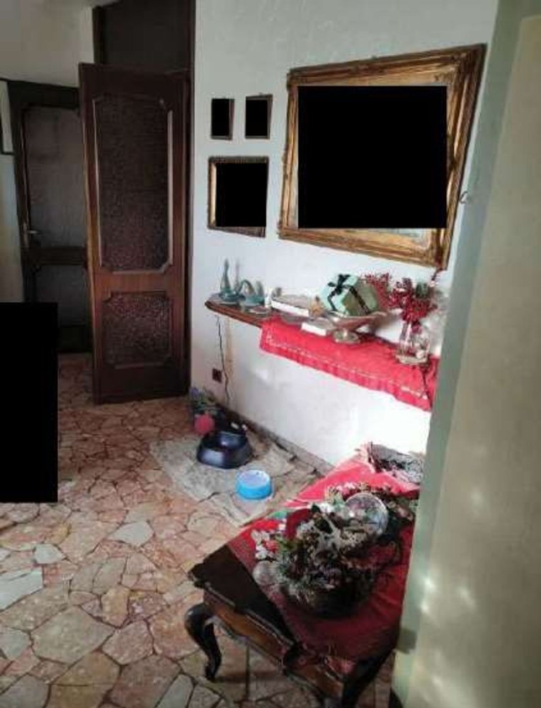 Apartamento de 4 habitaciónes en Cardano al Campo, Italy No. 5368