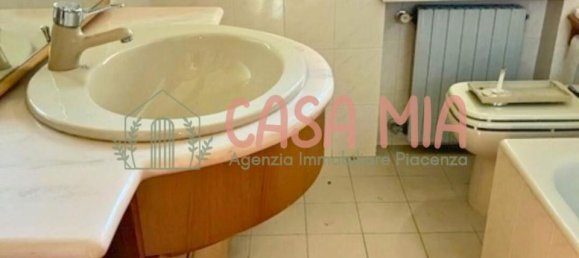 7 rooms House in Piozzano, Italy No. 66425 11